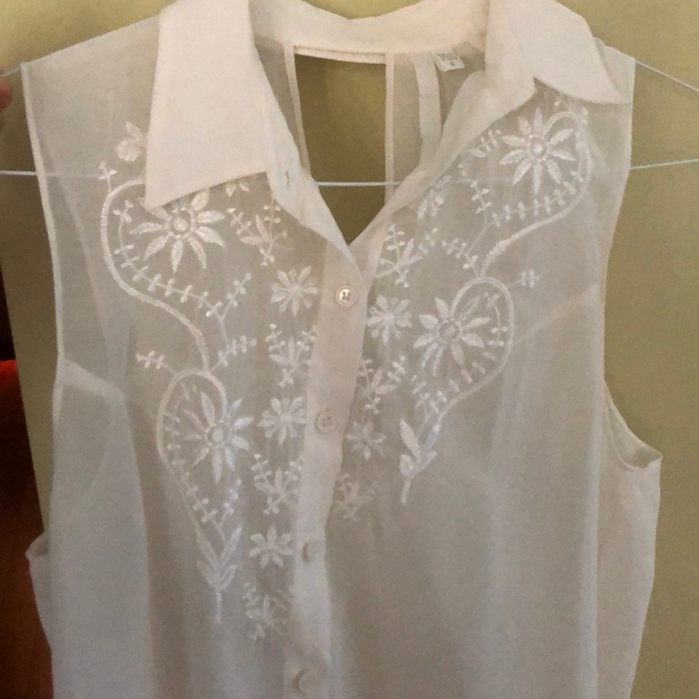 sleeveless button down shirt